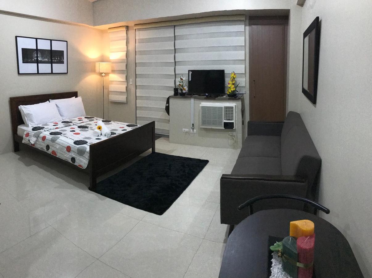 One Palm Tree Apartments Manila Kültér fotó